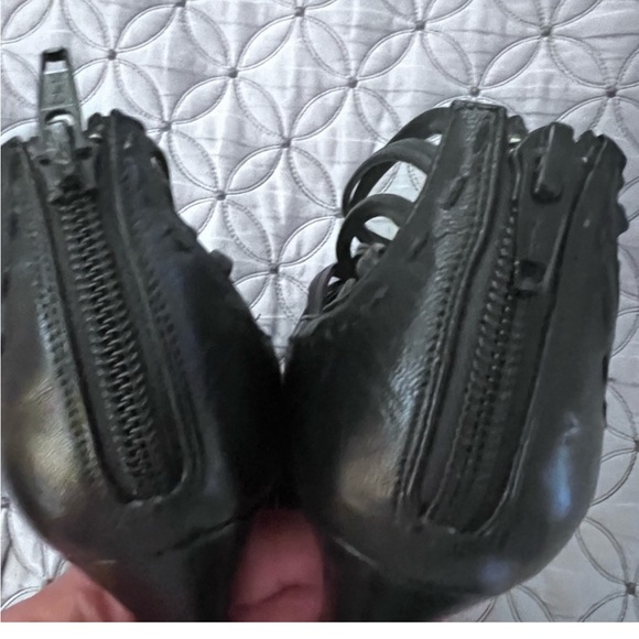 Christian Louboutin heels 36.5 - Picture 4 of 16